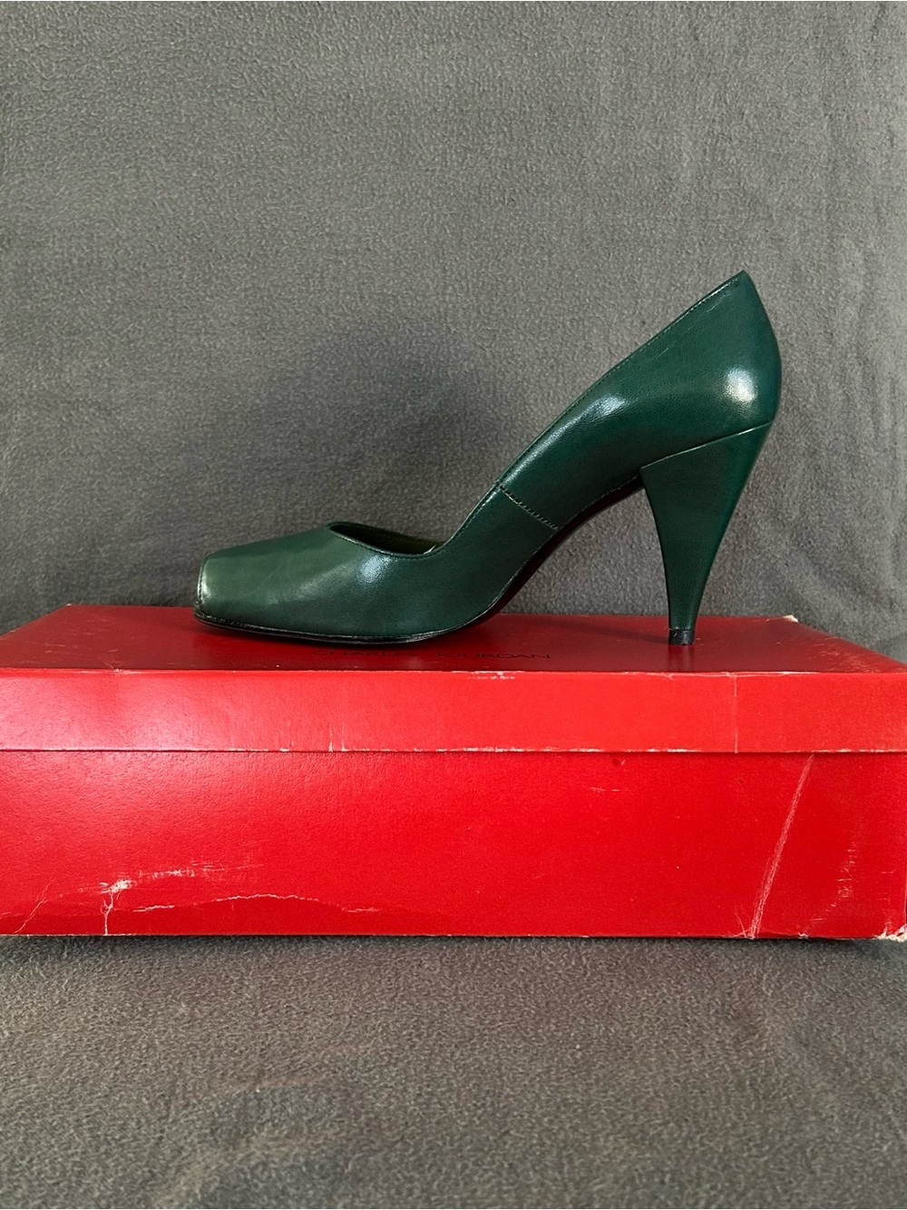 Vintage Charles Jourdan Paris “Amical” Heels Cypress Size 6B - Unworn in Box